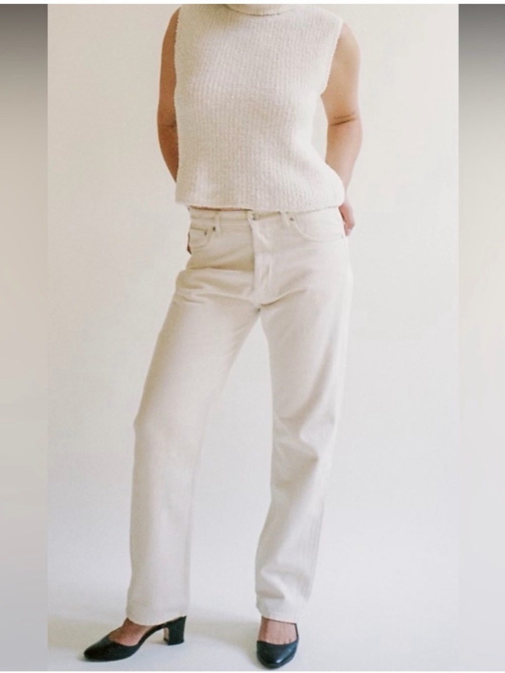 Djerf Avenue Cream Boyfriend
Jeans  size 26